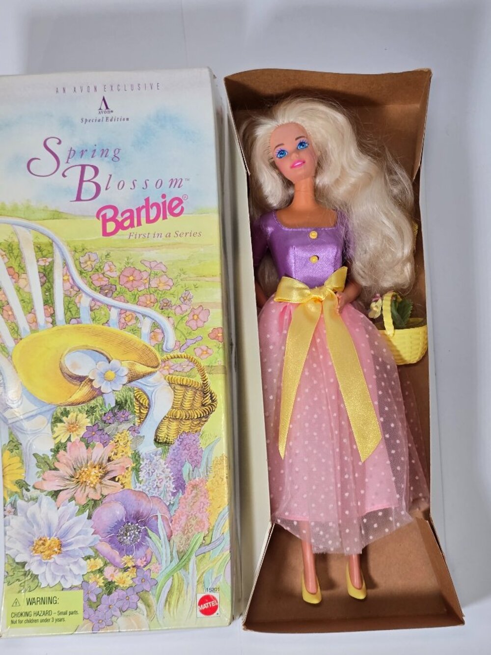 1995 Spring Blossom Barbie Avon Exclusive Special Edition Mattel 15201 - OpenBox
